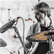 Batterista professionista impartisce lezione di Batteria Jazz